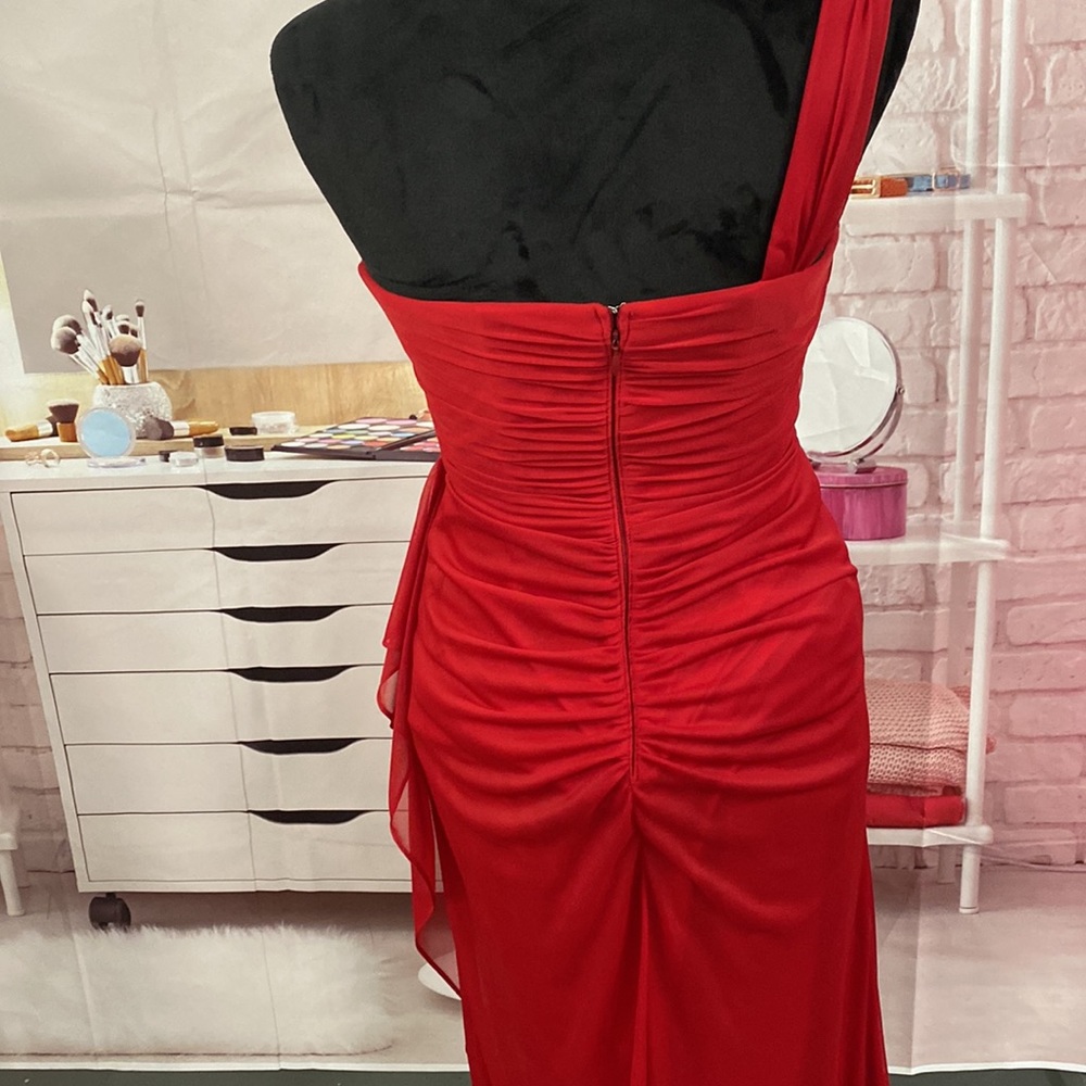 XScape Gorgeous Red Long Formal Dress Size 8 - Picture 3 of 7